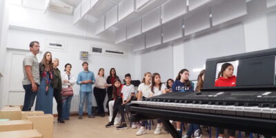 El colegio San Jorge de Palos de la Frontera estrena aula de música