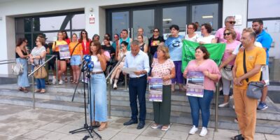 Isla Cristina presenta la IX Cadena Humana contra la Violencia de Género