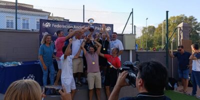 La selección de Huelva se alza con el Campeonato de Andalucía de pádel de veteranos
