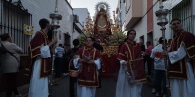 Isla Cristina ve procesionar a su patrona, Nuestra Señora del Rosario