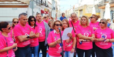 Isla Cristina se tiñe de rosa en la ‘VII Marcha Rosa contra el Cáncer’