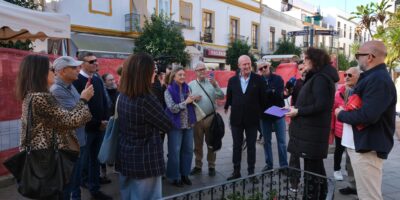 La Plaza de la Laguna luce el Azulejo Conmemorativo de su 80 aniversario