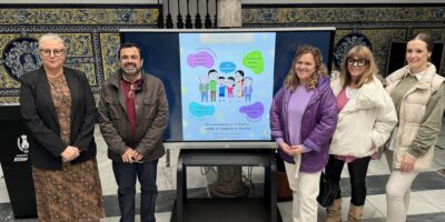 Ayamonte presenta el programa ‘Educando para educar’