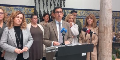 Ayamonte se tiñe de morado durante el 25N