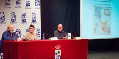 Isla Cristina acogió la presentación de ‘Entre ondas y olas. El terremoto del 1º de noviembre de 1755 en el Condado de Niebla y sus inmediaciones’