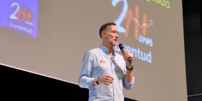 El CECA acogió la charla ‘El reto de educar hoy’ en el marco del ciclo de ponencias ‘Celebrando la vida’