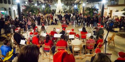 La música se adueñó de las calles céntricas de Isla Cristina