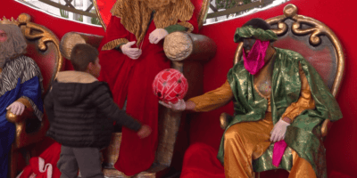 Hasta el 4 de enero, los Reyes Magos estarán recogiendo cartas en Isla Christmas Park