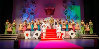 Isla Cristina da inicio a su Carnaval 2025 con la Coronación de las Reinas
