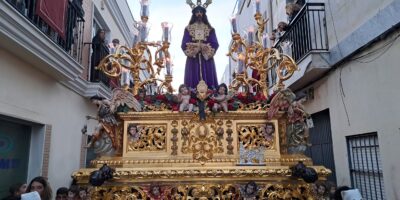 Cautivo y la Virgen de La Paz procesionan con normalidad por las calles de Isla Cristina