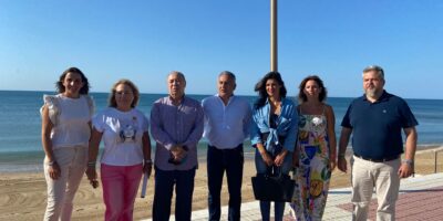 Isla Cristina ya luce sus Banderas Azules como símbolo de excelencia y compromiso ambiental