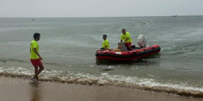 Isla Cristina muestra la seguridad en sus playas con el simulacro de salvamento marítimo