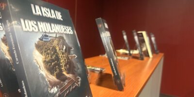 Carmelo Fernández presenta su segunda novela en Isla Cristina, ‘La Isla de los Holandeses’
