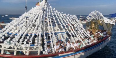 La Punta del Caimán epicentro de Isla Cristina durante la procesión de la Virgen del Mar