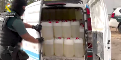 Desarticulada una red que abastecía de combustible a narcolanchas: 24 detenidos y 25.000 litros incautados