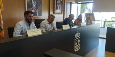 Manuel Ramos Garrido ilustra la fe y la devoción de Isla Cristina a su patrona en las Fiestas del Rosario 2025