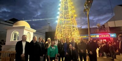 Comienza la Navidad en la Punta del Caimán con el encendido de su gran árbol