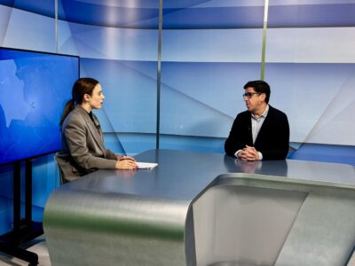 Alberto Fernández durante su entrevista en CanalCosta TV sobre el despegue de Ayamonte