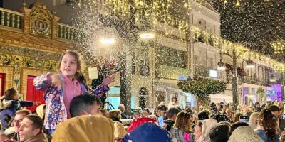 Isla Cristina vive la magia de la Navidad tras el encendido de su alumbrado