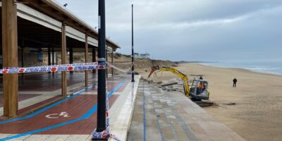 Isla Cristina trabaja en paliar los daños en la Playa Central mientras busca una solución definitiva