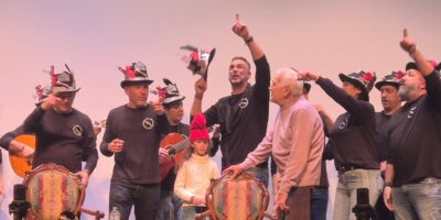 Eugenio Sosa Lagarejo recibe el galardón ‘Pito de Caña’ en el Horacio Noguera