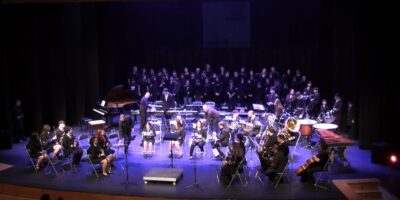 El Conservatorio ‘Vicente Sanchís Sanz’ llena de música cofrade el teatro de Isla Cristina