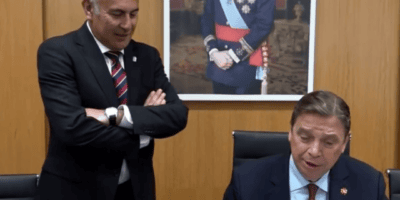 Isla Cristina recibe la visita del Ministro de Agricultura, Pesca y Alimentación, Luis Planas
