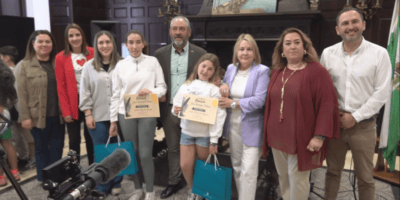 Isla Cristina premia a las ganadoras del I Certamen de Poesía Juan Venegas