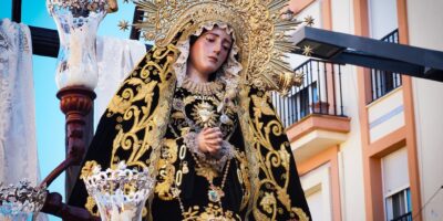 La Soledad llena de recogimiento el Sábado Santo en Isla Cristina